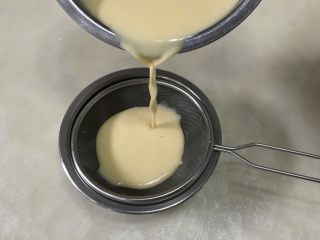 清炖版焦糖布丁,蛋液需要过滤两次