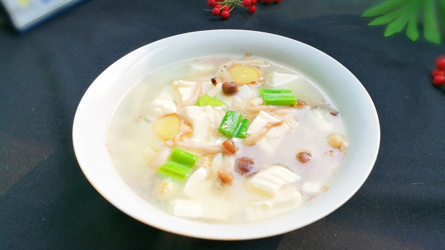 一碗汤+蟹味菇内酯豆腐汤
