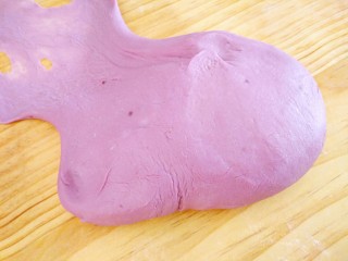 仿真紫薯包（蔓越莓麻薯馅）,如图中，做成比粗膜薄一点即可