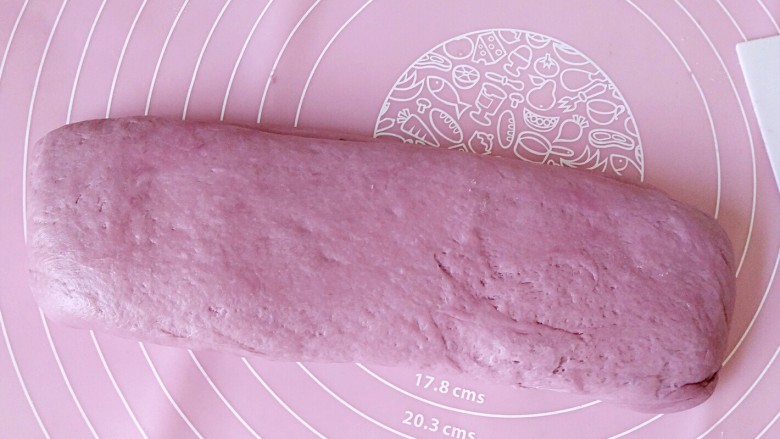 仿真紫薯包（蔓越莓麻薯馅）,然后进行第一次醒发至原来体积的两倍大