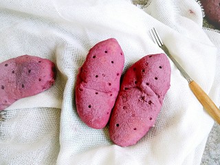 仿真紫薯包（蔓越莓麻薯馅）,敏茹意作品~仿真紫薯包
