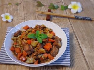 铸铁锅焖蔬菜排骨