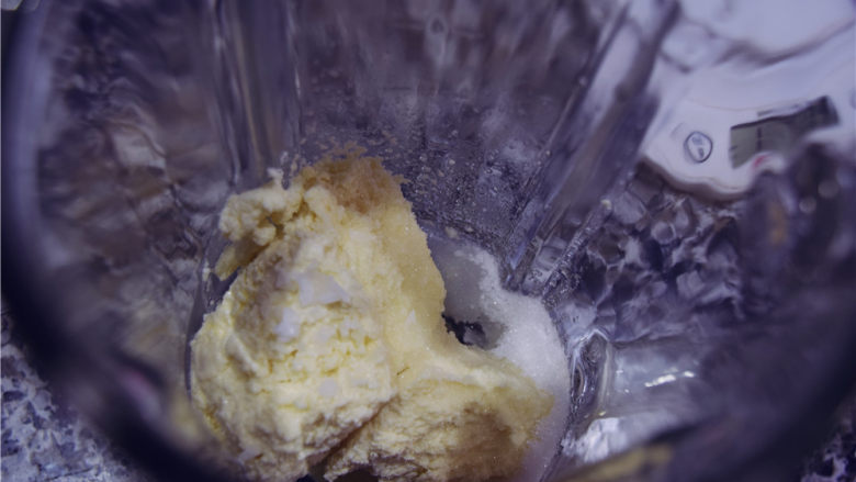 法甜Elysees——天国乐园,首先来制作橙花奶酪。将自制的奶油奶酪、幼砂糖、食盐、<a style='color:red;display:inline-block;' href='/shicai/ 219'>牛奶</a>称量好倒入料理机。