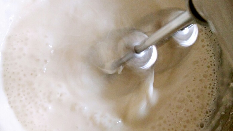 双味香蕉千层（无黄油）附史上超详细制作过程,搅拌至糖融化，低粉无颗粒状。