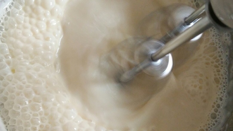 双味香蕉千层（无黄油）附史上超详细制作过程,继续搅拌均匀。