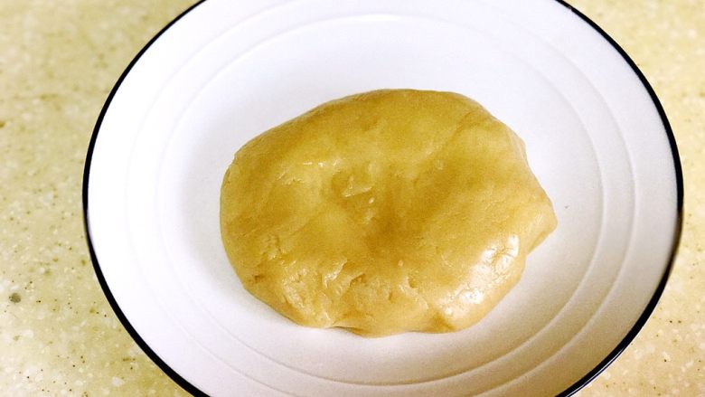 浅湘食光&蛋黄莲蓉月饼,混合均为后覆盖保鲜膜松弛至少2小时