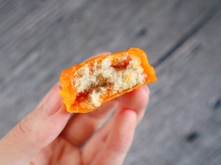 肉松夹心的🎃南瓜饼,咬开一口满满的肉松，很好吃
