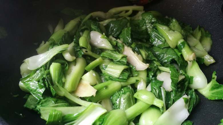 营养青菜肉丝山药粥,青菜也入锅，超区生涩即可。