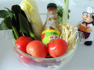 做年货-番茄鱼🐟（陶瓷炒锅版）,备齐所有食材；番茄、小油菜、绿豆芽、番茄酱、大白菜、葱姜