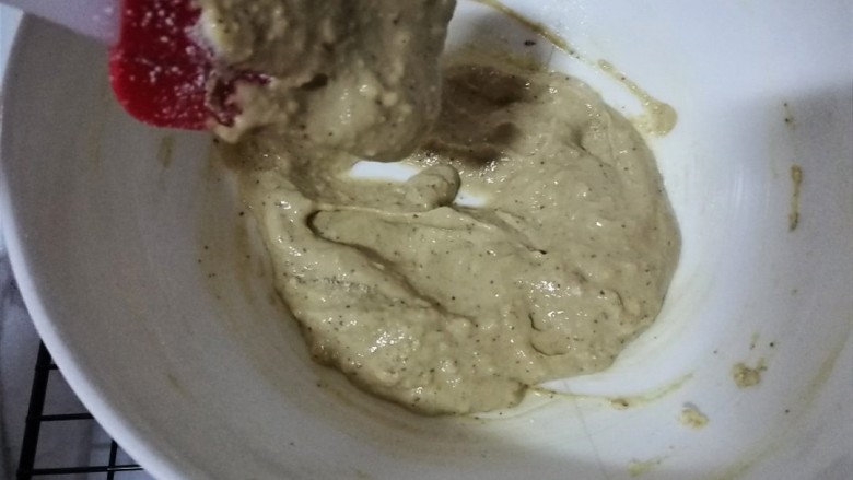 红枣酸奶溶豆（新手零失败）,最好是过筛一下，这样后面挤出来的溶豆会细腻。