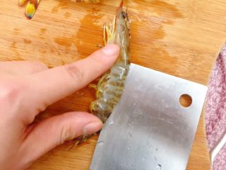 芝士烤虾,每只虾开背。