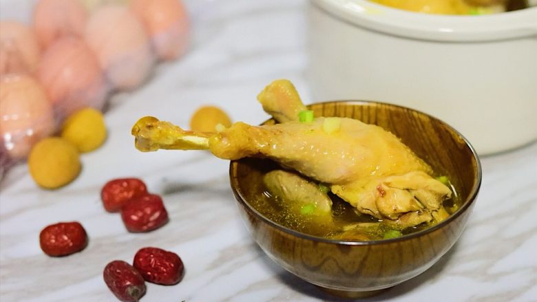 慢炖锅神仙鸡,原汁鸡汤，赞不赞？