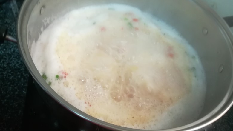 最滋补最便宜的大薯虾米浓汤,加入枸杞，黑胡椒。