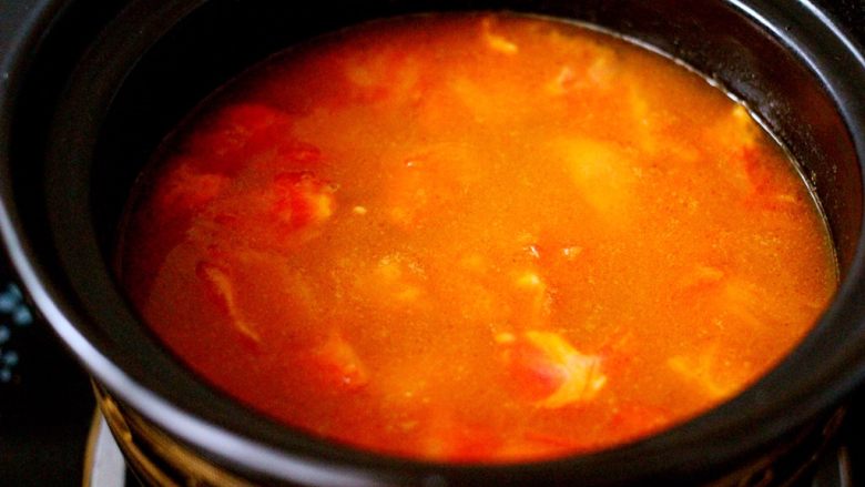 做年货-番茄咖喱鸡肉丸子（砂锅版）,再加入适量清水煮沸