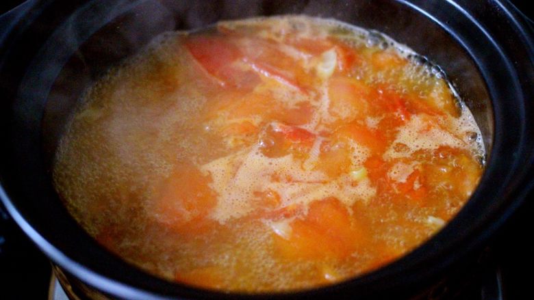 做年货-番茄咖喱鸡肉丸子（砂锅版）,大火继续炖煮、直至番茄炖煮成糊状
