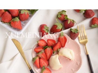 草莓奥利奥雪媚娘 | 大福,草莓香气索绕的下午茶🍓🎶