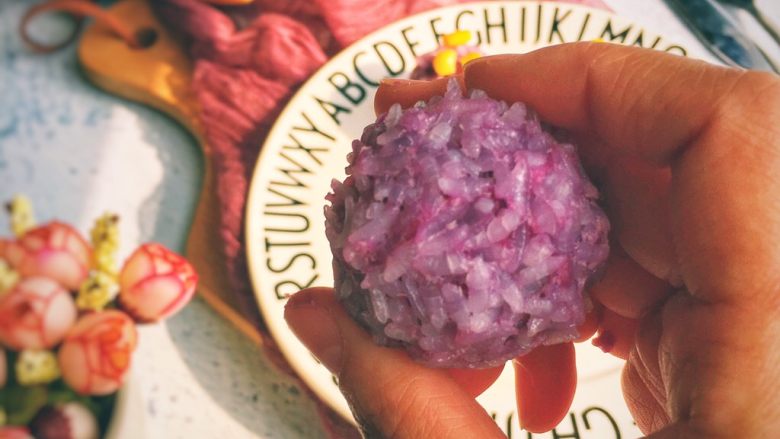 宝宝辅食10M➕：紫薯大米奶酪丸,圆圆的一颗很可爱～