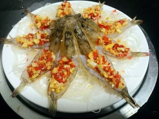 花开富贵虾,蒸锅水开后，上锅蒸6分钟左右。
