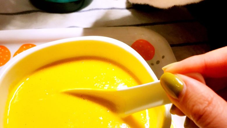 奶油南瓜汤🎃,盛上一碗有浓浓的南瓜🎃味道。