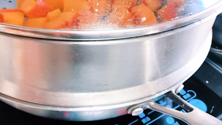 奶油南瓜汤🎃,在适宜蒸煮的1000度下，蒸25分钟。