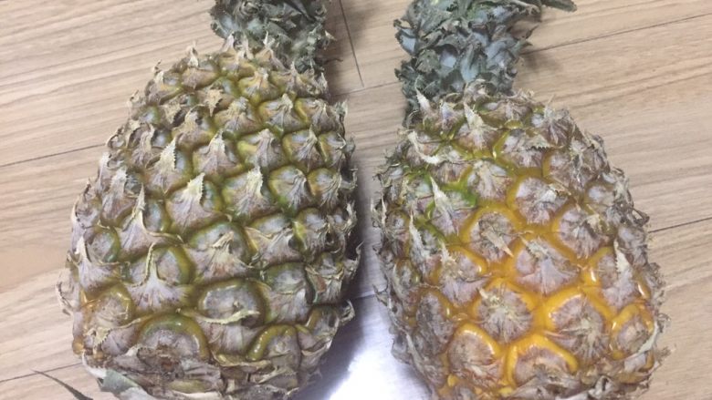 凤梨馅（菠萝馅）,菠萝两个，（台湾和福建地区称之为凤梨，大陆和香港地区一般称之为菠萝），我买的成熟度高的
