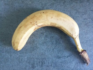 香蕉烤土司布丁
,一个香蕉