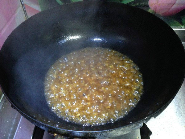 美味素菜――蚝油双花,
倒入碗汁煮至开锅微稠