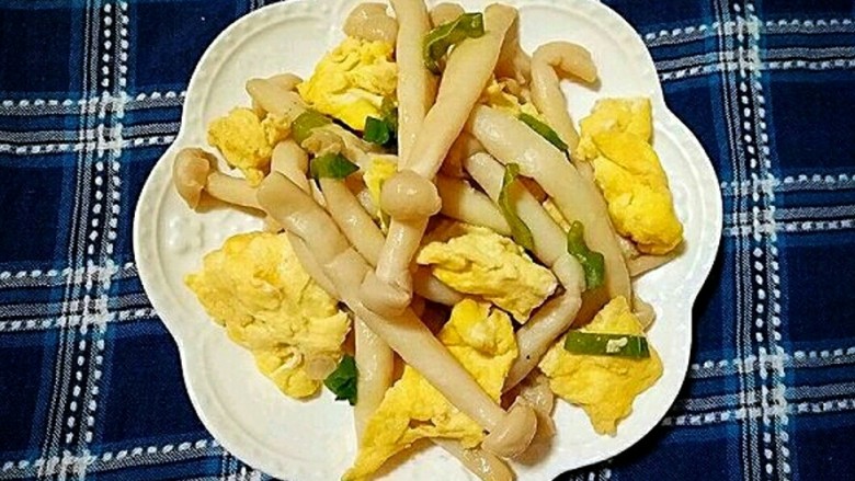 海鲜菇炒蛋