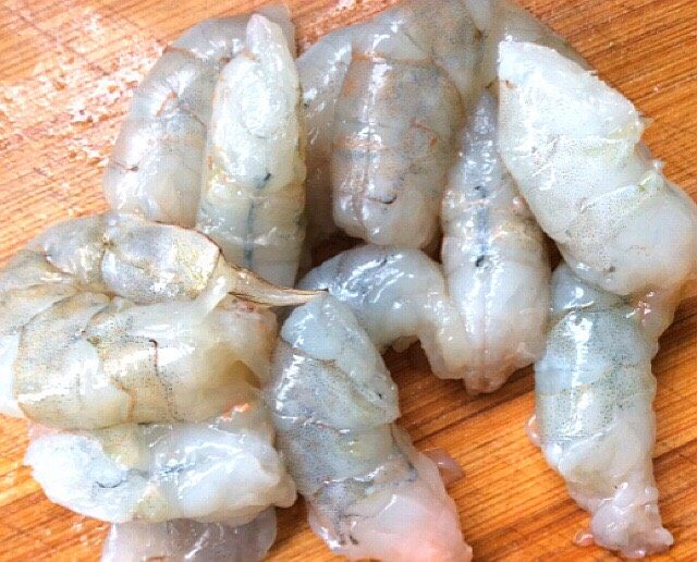 春节健康菜+虾肉冬瓜盅,上半节的虾在去掉内脏