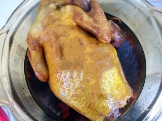 豉油鸡,调最小火，加盖焖煮20-30分钟，中间要翻面几次