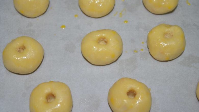 年货-送礼佳品～传统杏仁酥,170度烤20分钟即可。