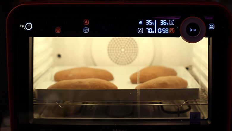 可可麻薯软欧,醒发箱温度36度，湿度70%发酵60分钟。