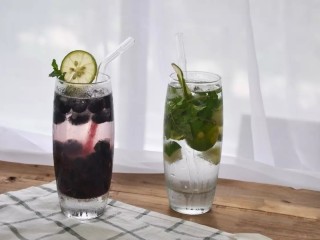 经典Mojito&蓝莓Mojito 古巴马吉托鸡尾酒,经典Mojito与蓝莓Mojito制作完成！