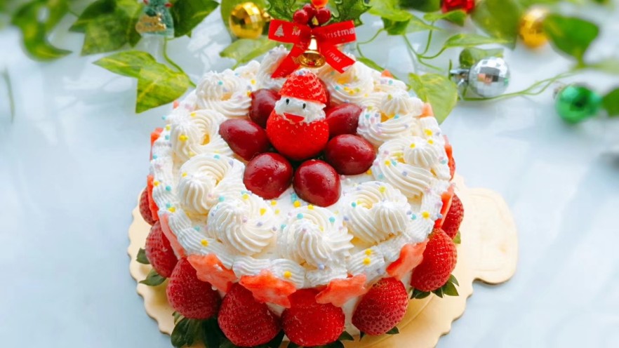 草莓雪人生日蛋糕