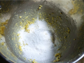 香葱曲奇饼,加入糖粉、盐。