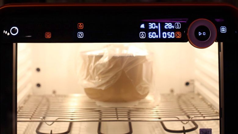 红薯吐司,醒发箱温度28度，湿度60%第一次发酵50分钟。
