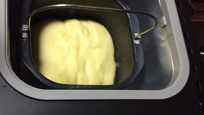 海参燕麦面包,90分钟后面团明显发酵超过两倍大