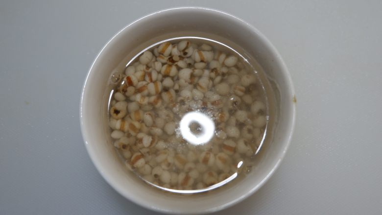 薏米冬瓜鸡丝汤—我的厨房无油烟,放水中浸泡1个小时以上