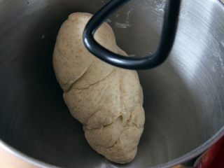 粗粮长棍面包,搅拌时间20分钟。