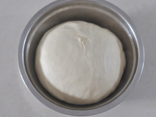 肉松面包,进行基础发酵至2—2.5倍大
