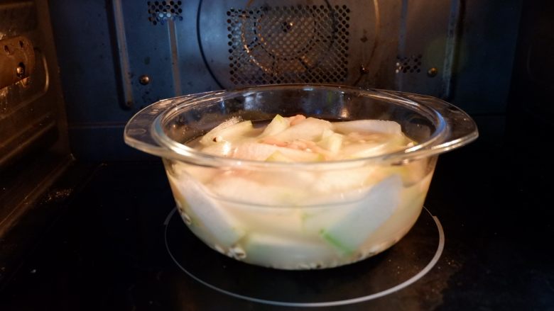 薏米冬瓜鸡丝汤—我的厨房无油烟,不加盖，放入微波炉。高火10分钟左右，