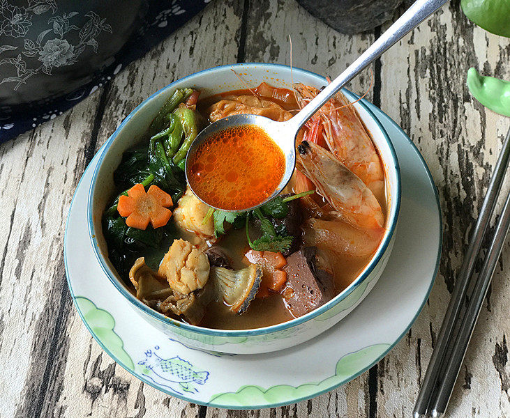 韩式海鲜锅,汤汁鲜美，香辣开胃