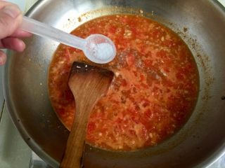 红红火火，幸福生活➕番茄金针肉末羹,尝下咸淡，根据个人口味加入少许食盐