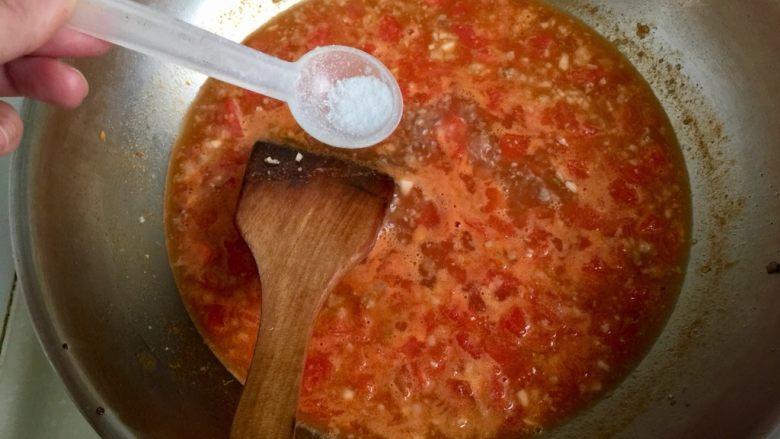 红红火火，幸福生活➕番茄金针肉末羹,尝下咸淡，根据个人口味加入少许食盐