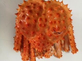 咖喱帝王蟹,虽然熟的，不放心还是拿刷子仔细又洗了一遍。