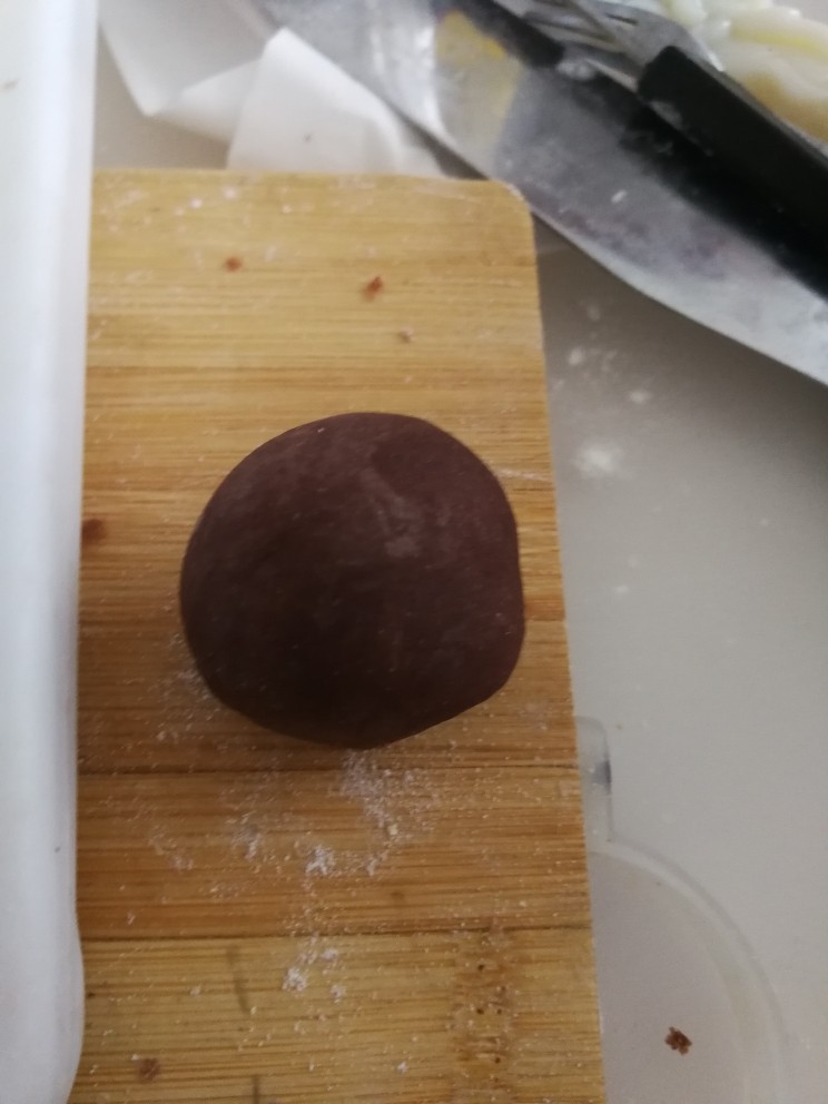 豆沙酥,包成这样的圆球。
