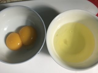 黄金三明治,鸡蛋分离蛋黄和蛋清