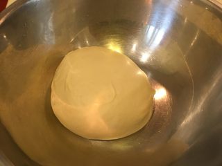 台式甜面包,揉圆放回发酵盆