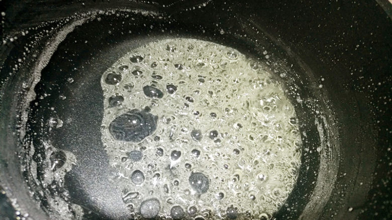 江米条,熬至开始起小泡，汤汁浓稠