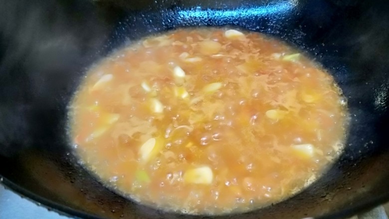 茄汁牛肉,放入适量开水煮10钟。